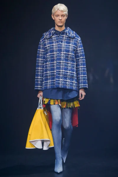 Look 23
